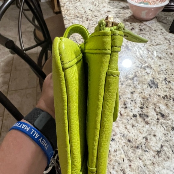 Fossil Emma Clutch in stunning Lime Color - Picture 15 of 16